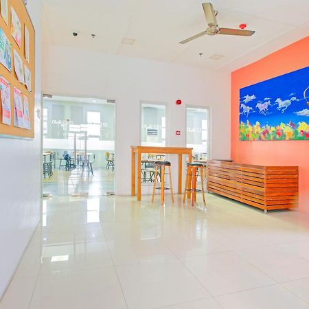 Collection O Metro Manila Near University Belt Formerly 1318 Residences Esterno foto